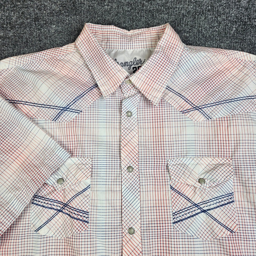 Wrangler White Plaid Button-Down Western Shirt with Blue and Red Accents